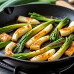 découvrez comment préparer facilement des poireaux caramélisés à la poêle pour apporter une touche gourmande et savoureuse à tous vos plats.