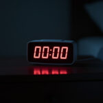 découvrez la signification mystérieuse de 00h00 et les raisons pour lesquelles cette heure suscite autant de curiosité et d'intrigues.